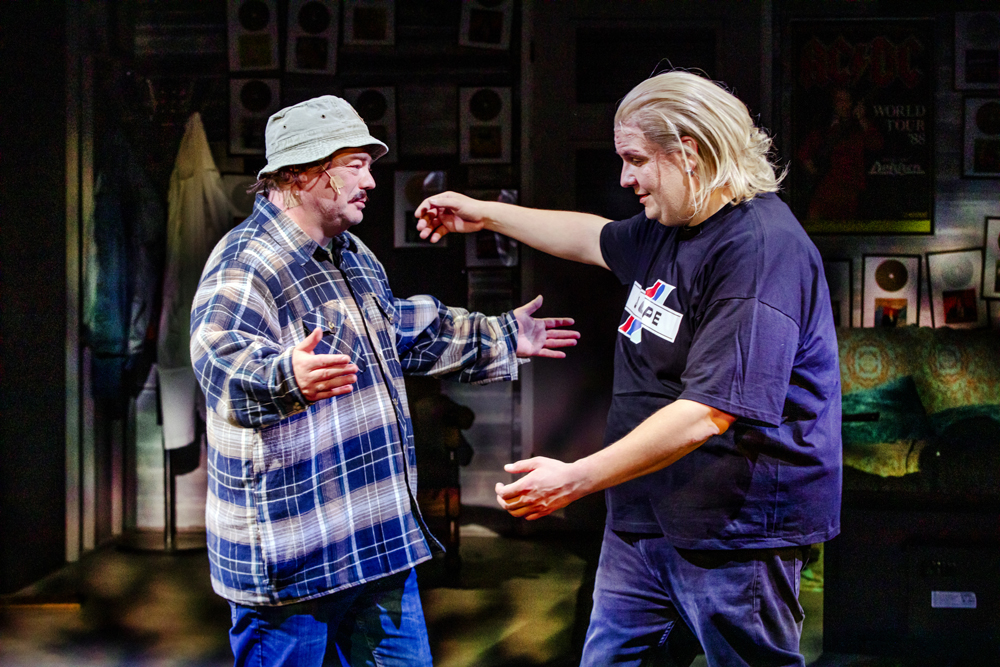 Tapio Pieskä - Olli Halttu, Jope – Mikko Penttilä